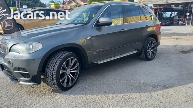 BMW X5 2011 J 3,890,000 for sale