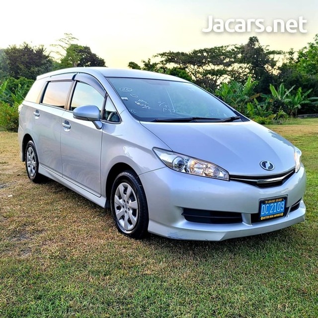 Toyota wish 2016