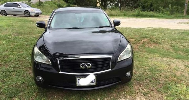 Nissan fuga 2012