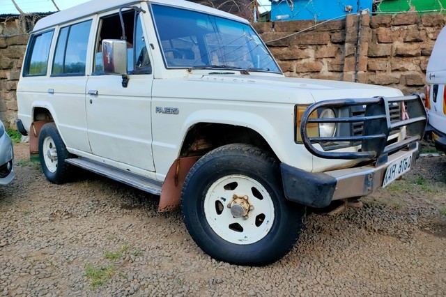 Mitsubishi pajero 1987