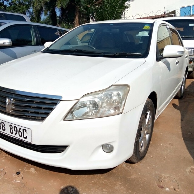 Toyota premio 2008