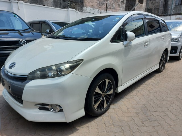 Toyota wish левый руль