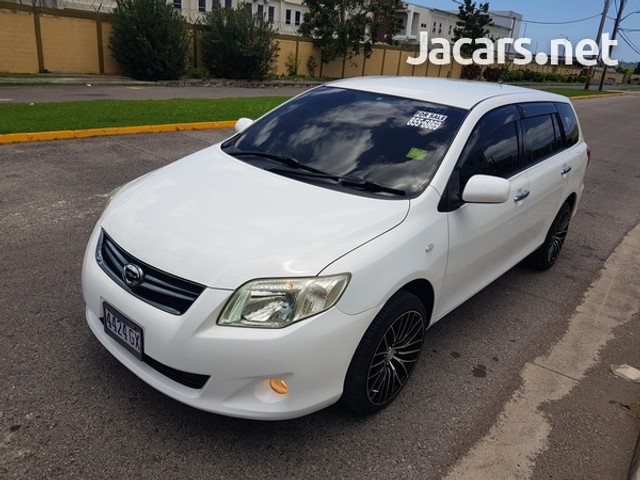 Toyota fielder 2010