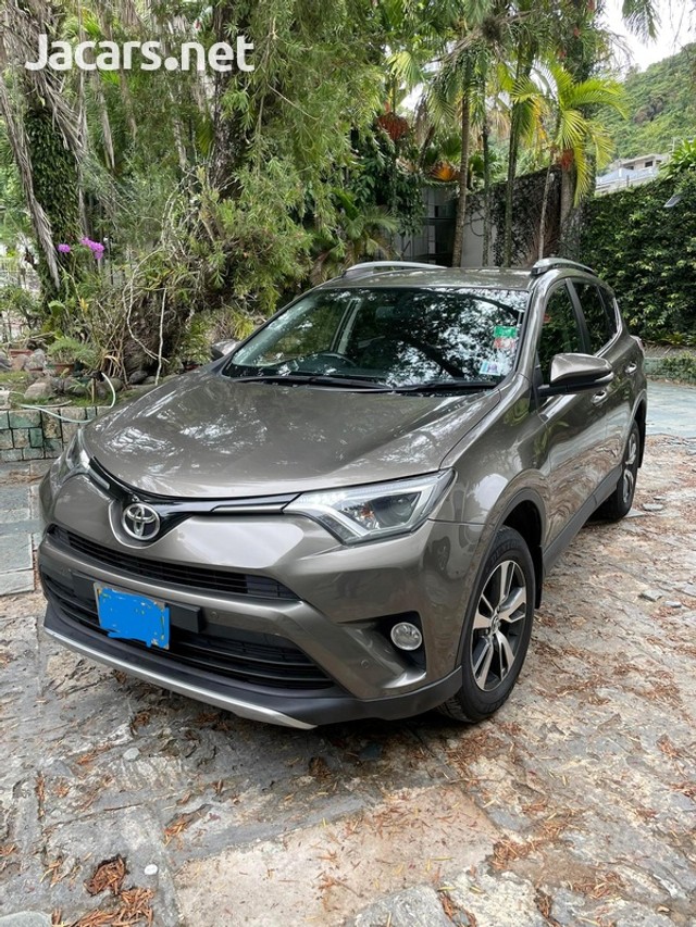 Toyota RAV4 2019 J 4,900,000 for sale