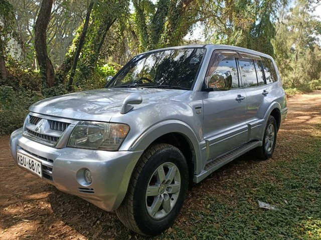 Mitsubishi pajero 2006 год