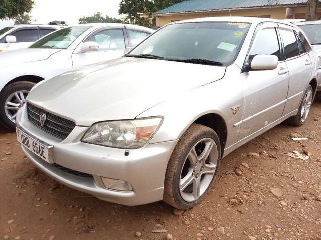 Toyota altezza 2002