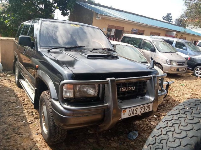 Isuzu bighorn 2000