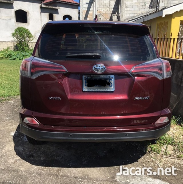 Toyota RAV4 2017 J 550,000 for sale