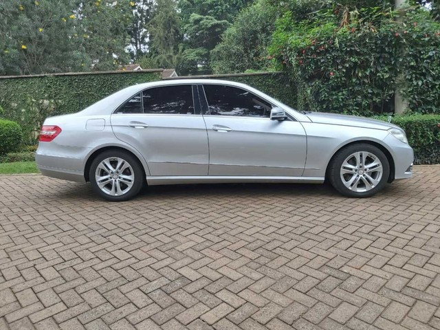 Mercedes-Benz e300 2010 Ksh. 2,200,000 for sale | Usedcars.co.ke