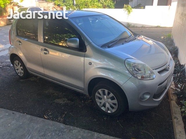 Daihatsu boon 2015