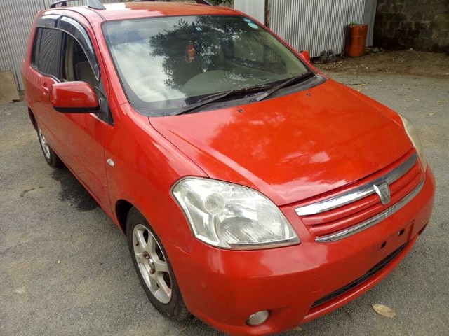 Toyota raum 2006