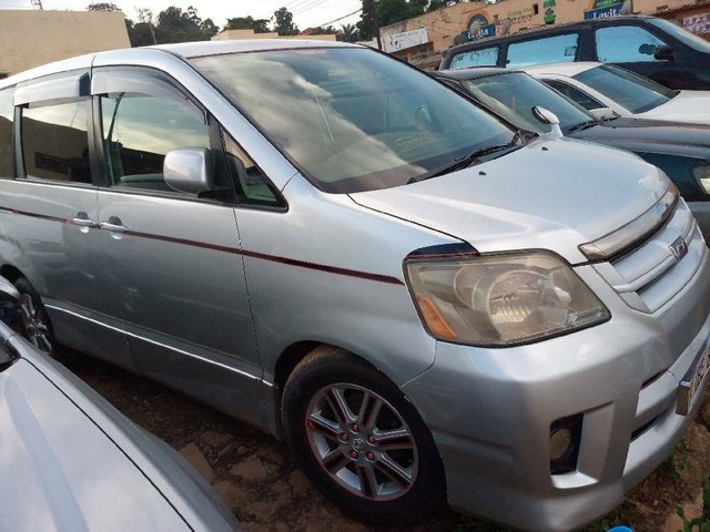 Toyota noah 2002