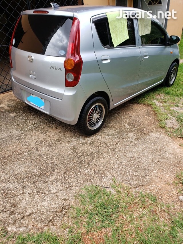 Daihatsu mira 2011