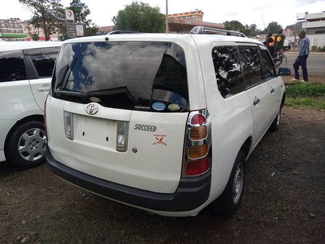 Toyota succeed 2011