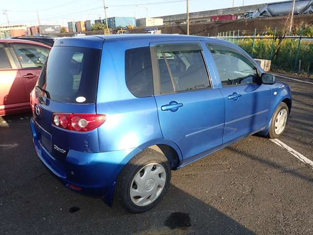 Mazda demio 2006