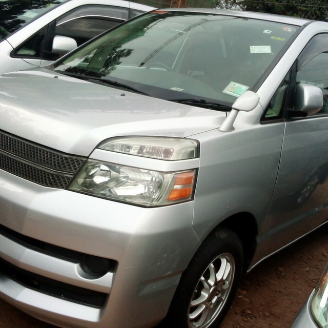 Toyota noah 2007