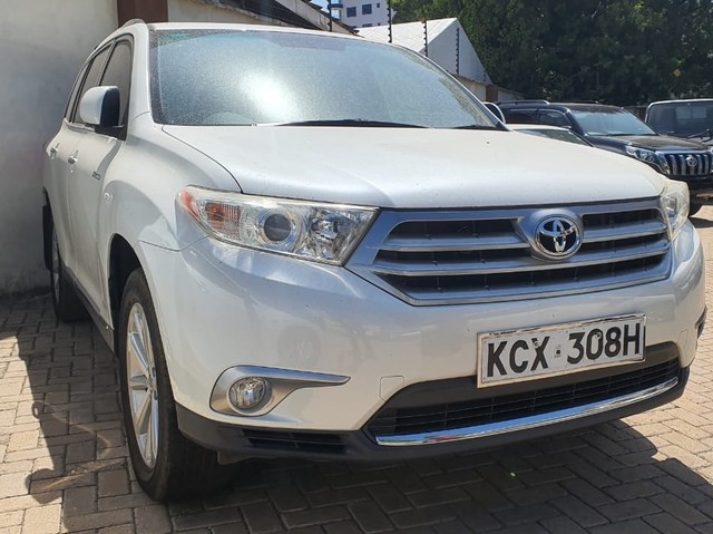 Toyota Kluger 2013 Ksh. 3,600,000 for sale | Usedcars.co.ke