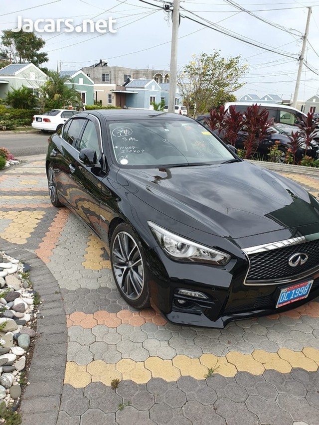 Nissan skyline 2015