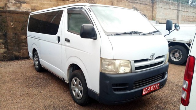 Toyota hiace 2005