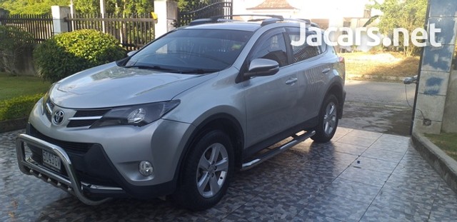 Toyota RAV4 2013 J 2,500,000 for sale