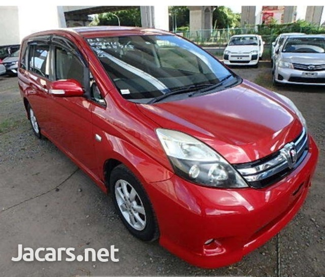 Toyota isis 2011