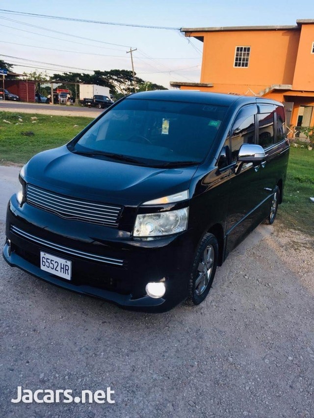 Toyota Voxy 2009 J 1,420,000 for sale