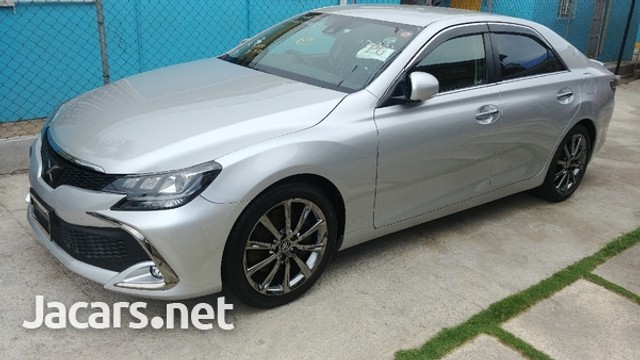 Toyota mark x 2017