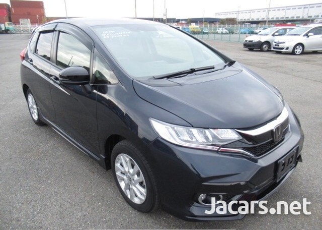 Honda Fit 2018 J 2,550,000 for sale