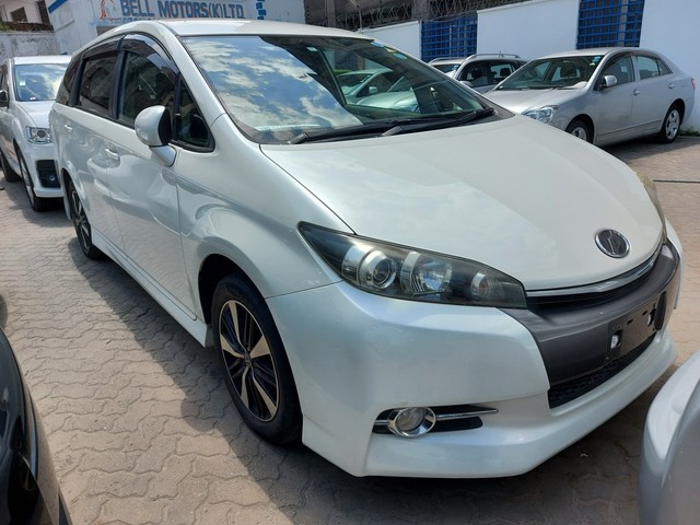 Toyota wish 2013