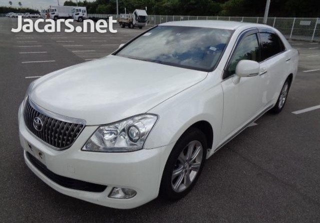 Toyota crown 2012