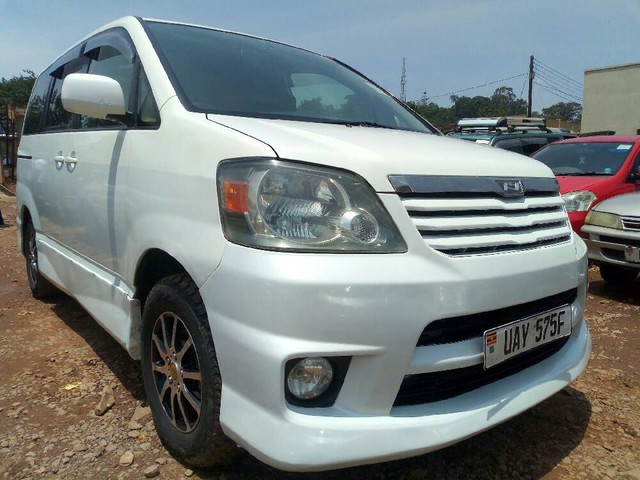 Toyota noah 2002