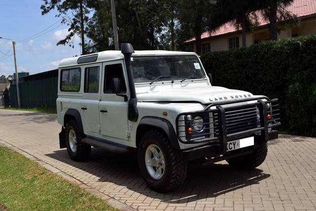 Land rover defender 2009