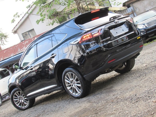 Toyota harrier 2015