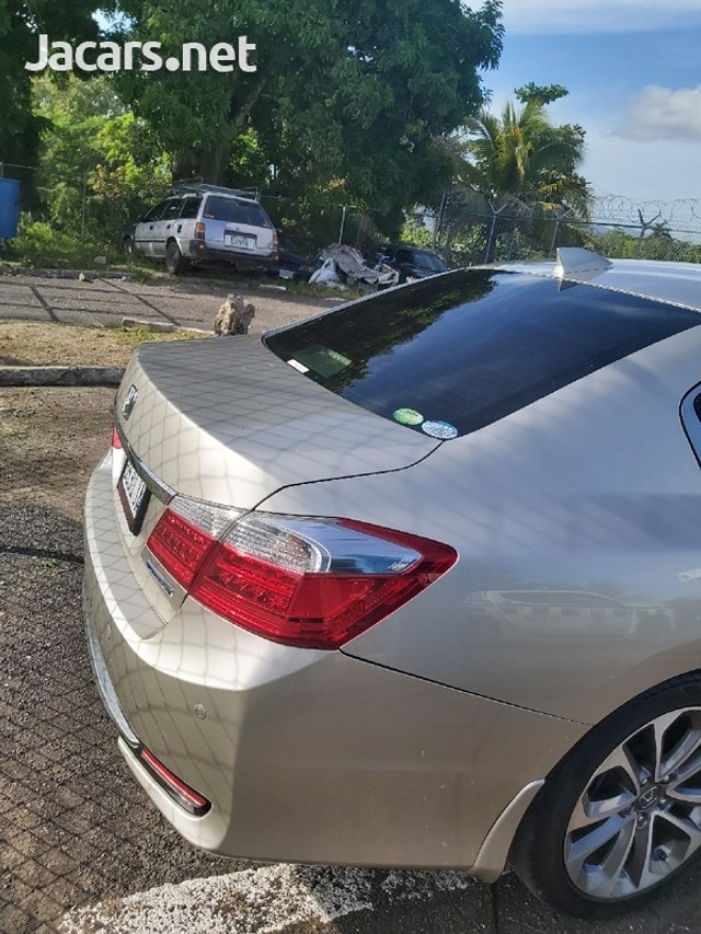 Honda Accord 2013 J 2,350,000 for sale