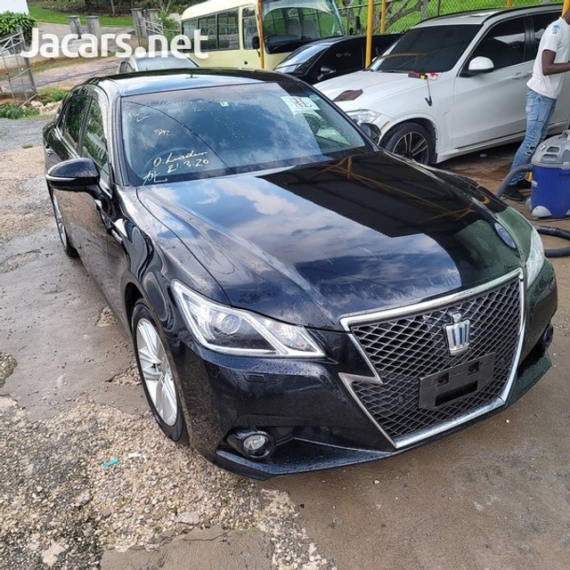 Toyota crown 2014