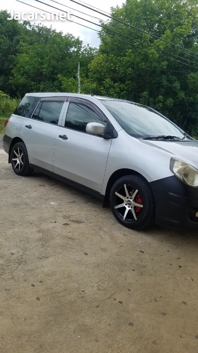 Nissan ad 2012