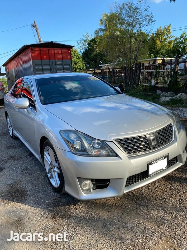 Toyota crown 2011