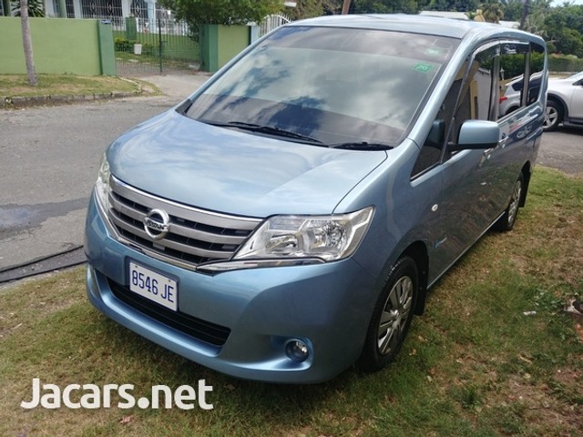 Nissan serena 2013