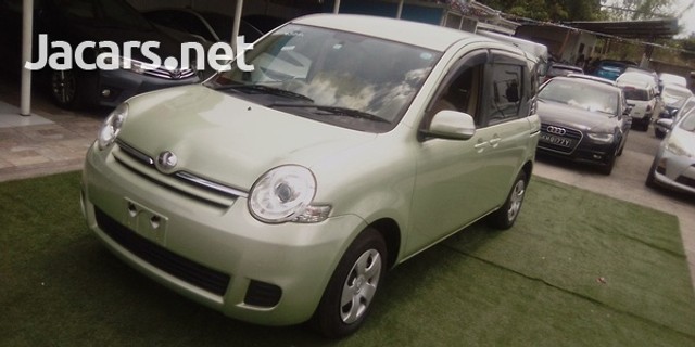 Toyota sienta 2014