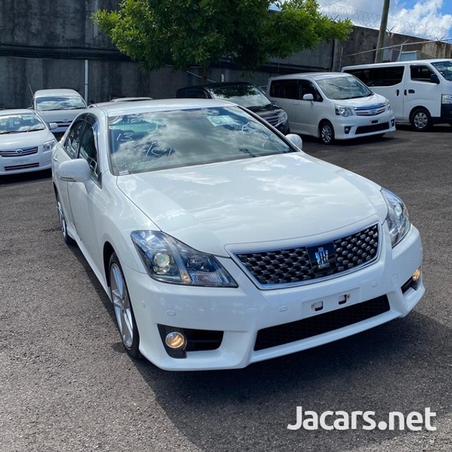 Toyota crown 2011
