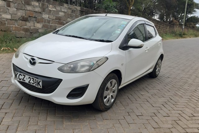 Mazda demio 2013