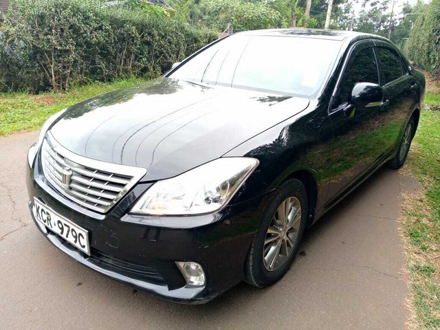 Toyota crown 2012