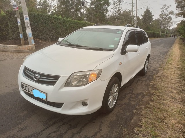 Toyota fielder 2010