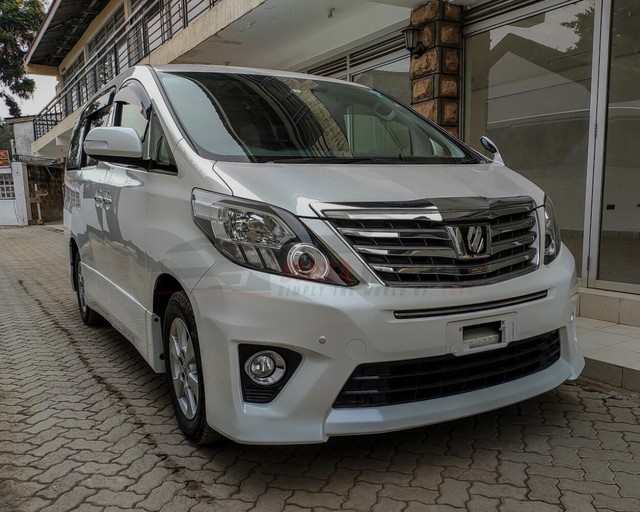 Toyota alphard 2013