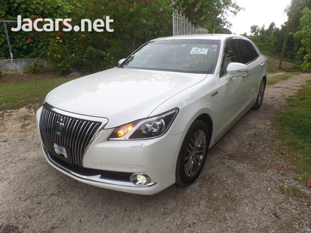 Toyota crown 2014