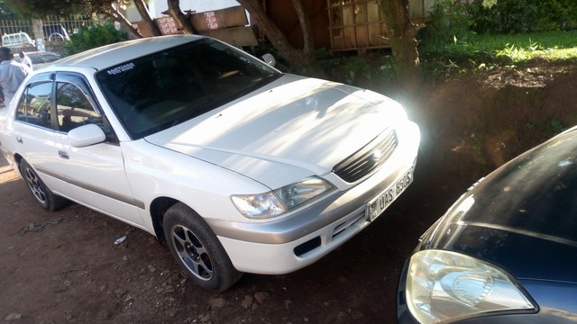 Toyota premio 2001
