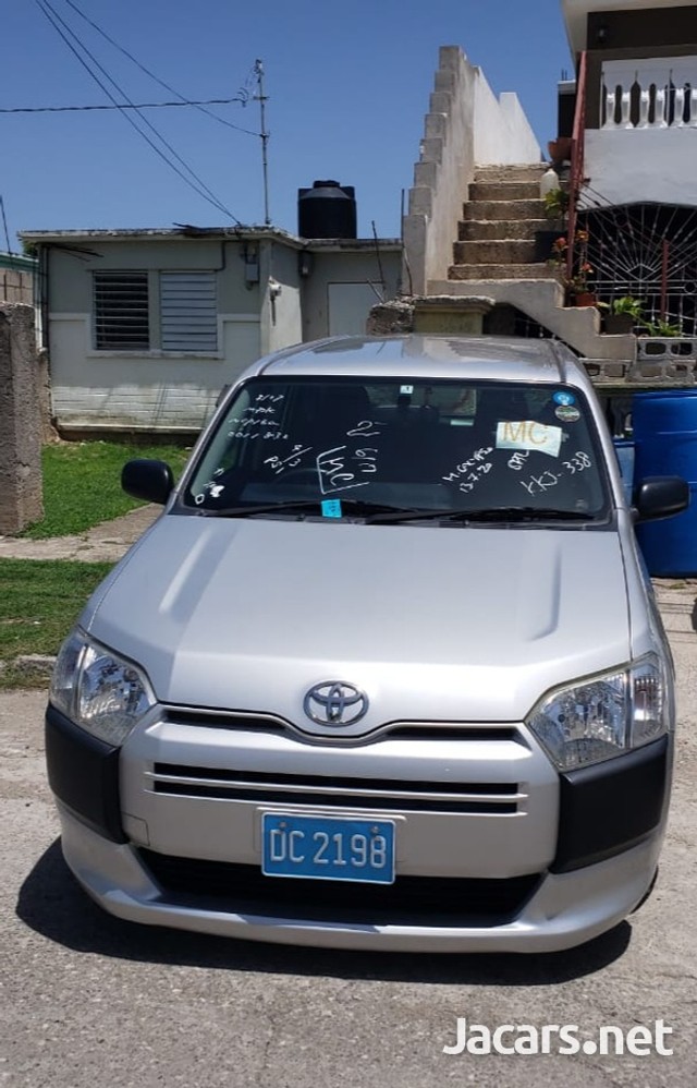 Toyota Probox 2015 J 1,390,000 for sale