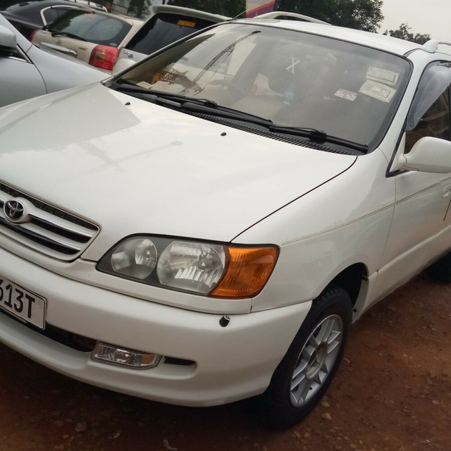 Toyota ipsum 1999