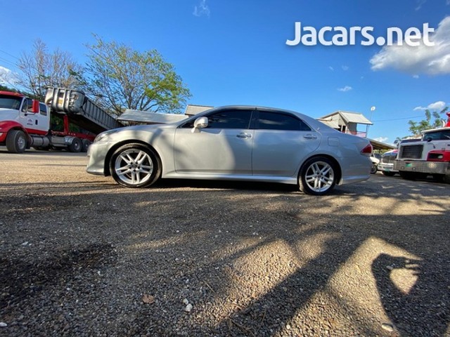 Toyota crown 2011