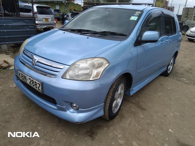 Toyota raum 2007